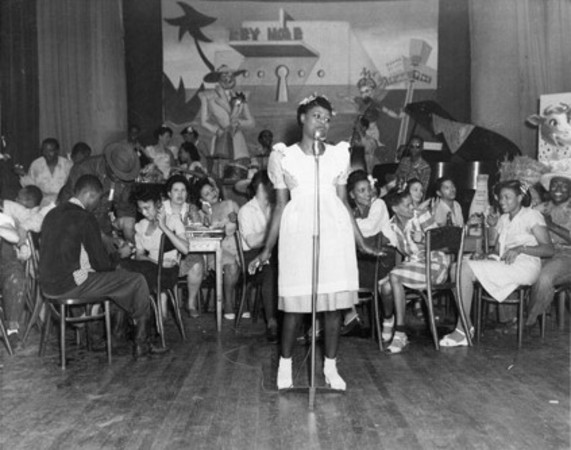 Ernestine Allen singing at the Keyhole Club